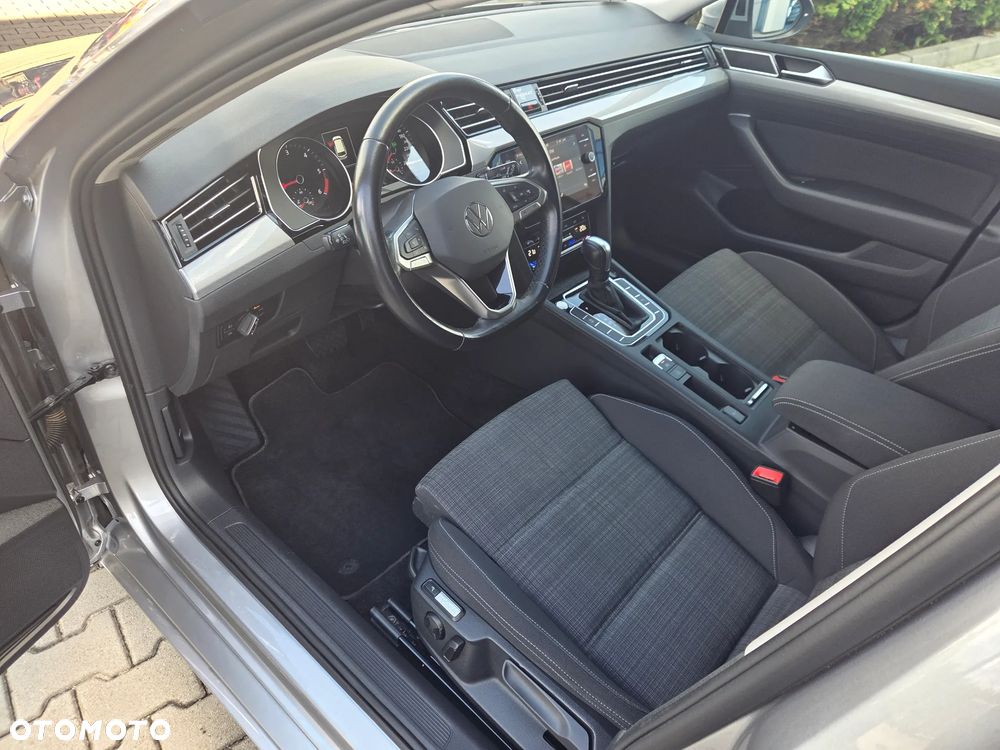 Volkswagen Passat 2.0 TDI SCR DSG Business - 8