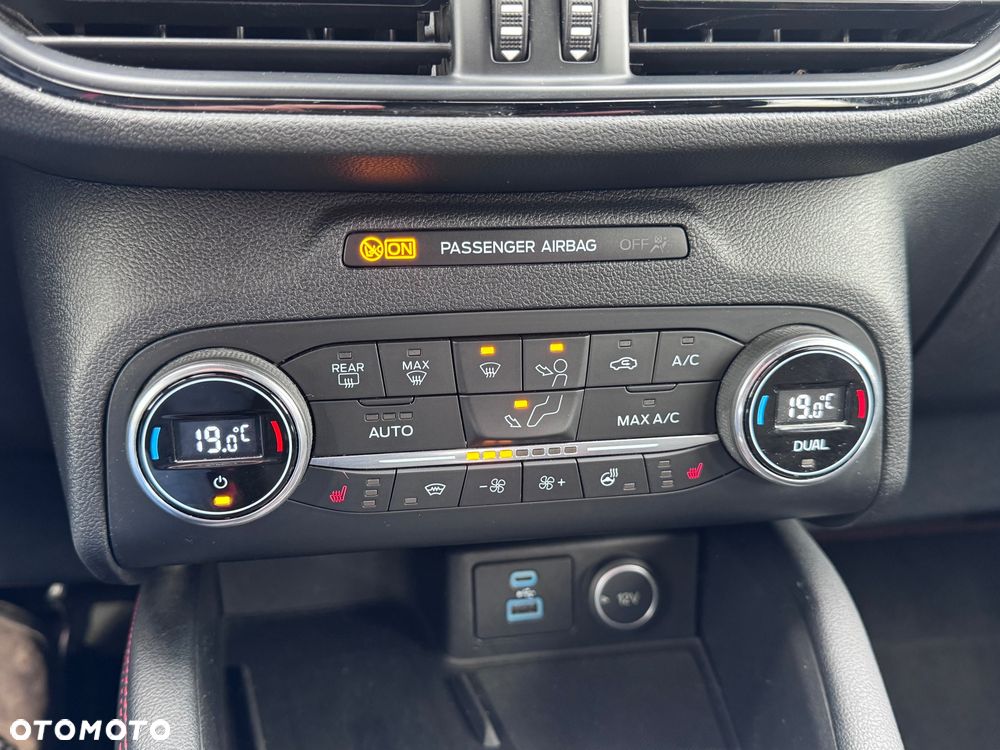 Ford Kuga 2.0 EcoBlue Hybrid ST-LINE - 28