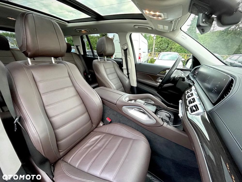 Mercedes-Benz GLS - 24