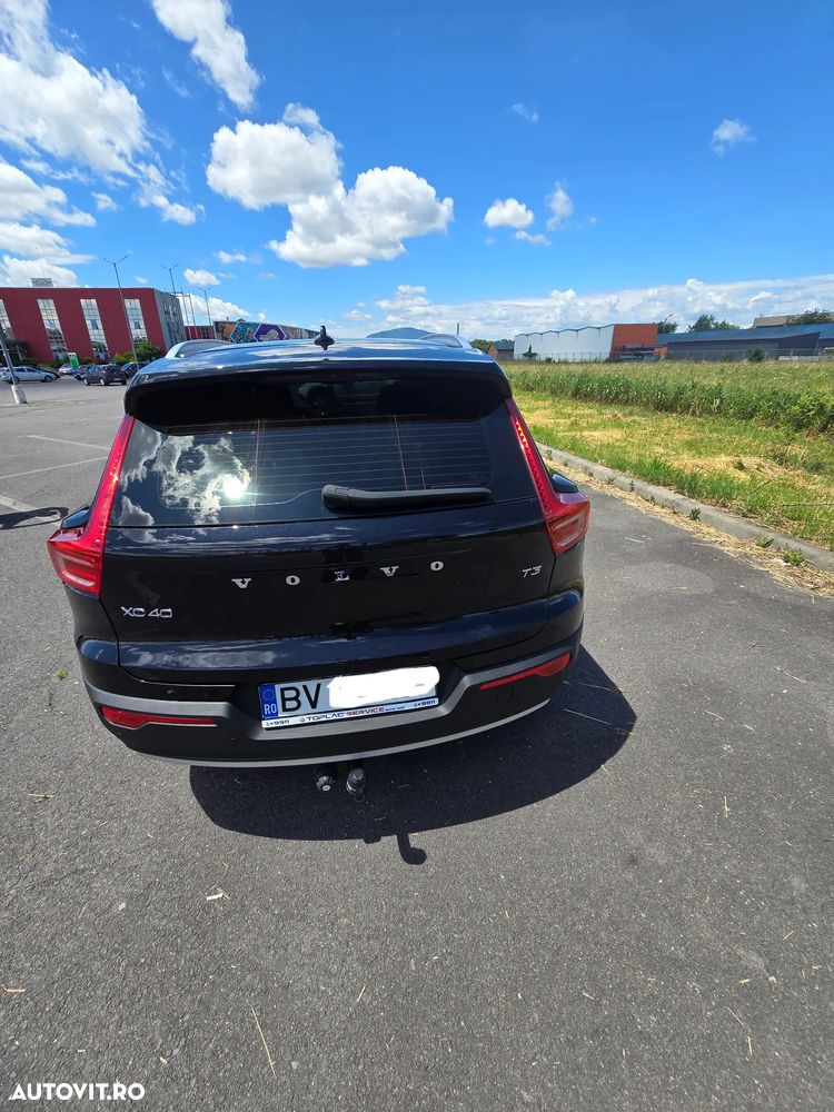 Volvo XC 40 T3 AT8 Momentum Pro - 4