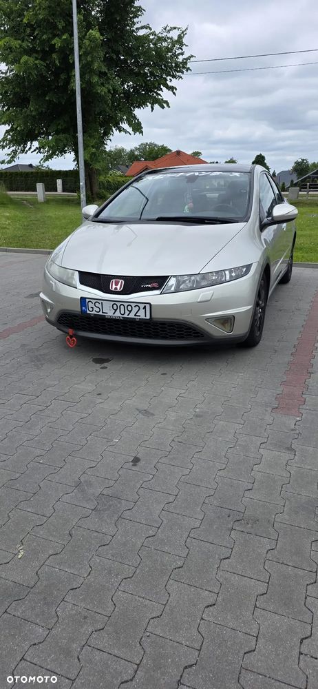 Honda Civic 1.8 Executive NAVI - 1