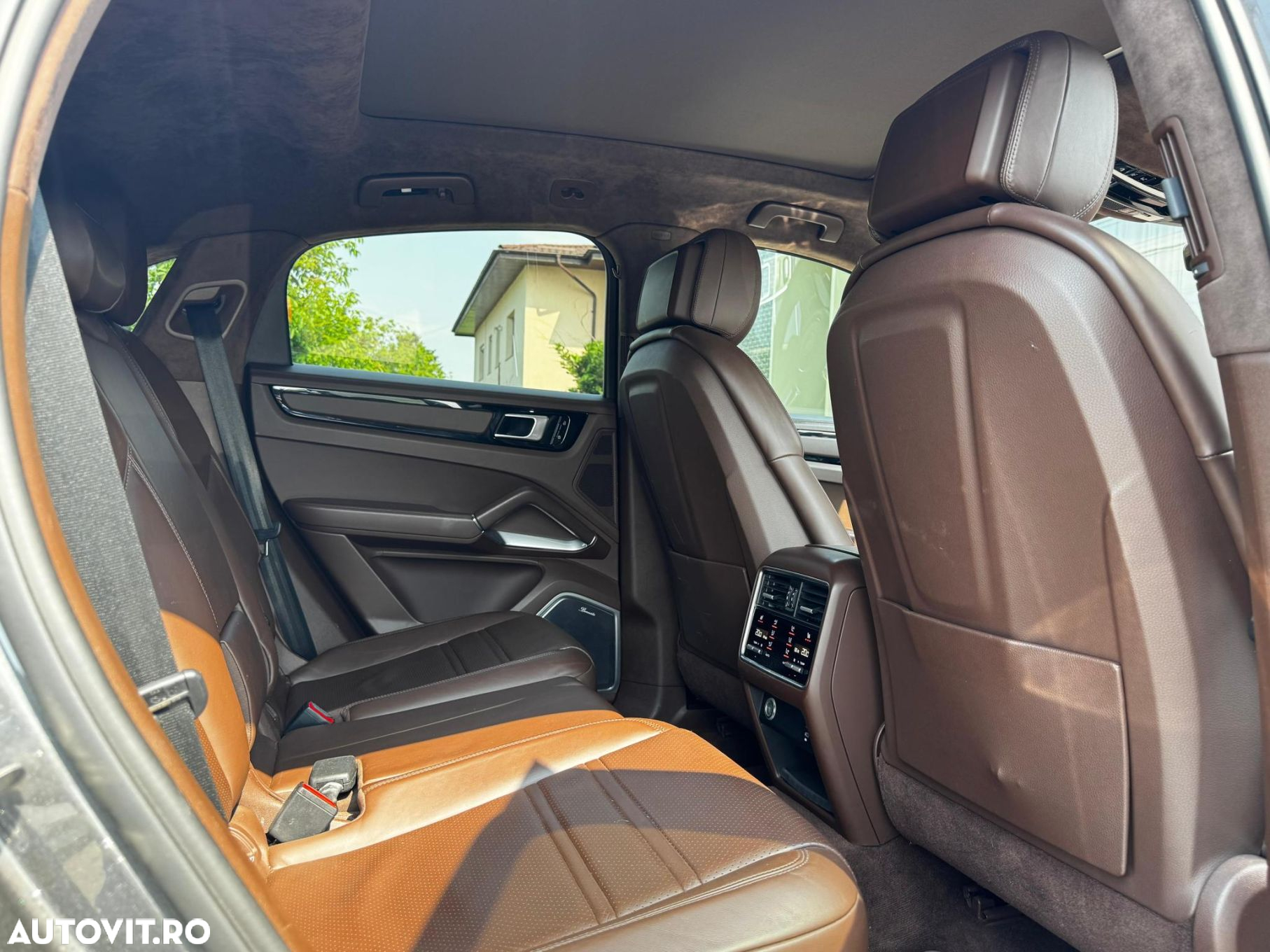 Porsche Cayenne - 12