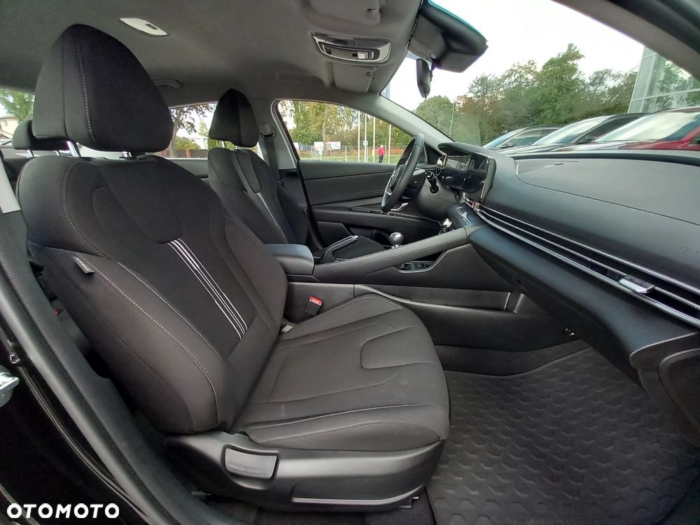 Hyundai Elantra 1.6 Smart - 14