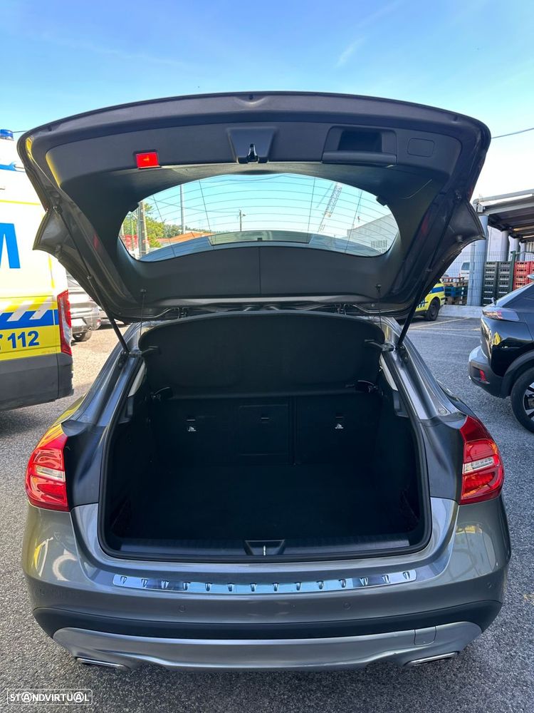 Mercedes-Benz GLA 220 d 4Matic 7G-DCT Style - 7