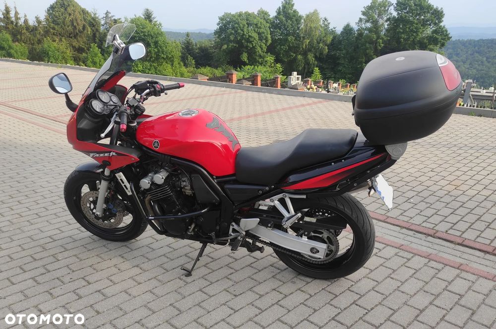 Yamaha FZS - 4
