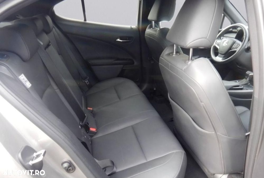 Lexus UX 250h (E-FOUR) Executive Line - 8