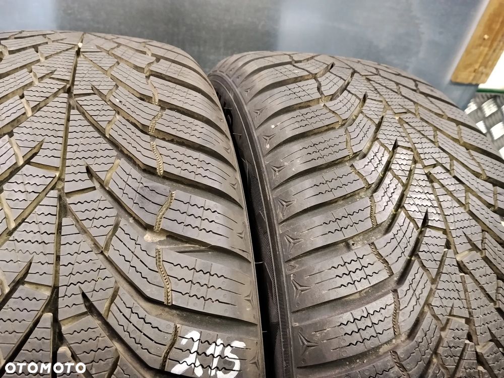 2x Kumho WinterCraft WP52 215/55/17 98V nr.1768 24 rok 8mm - 2