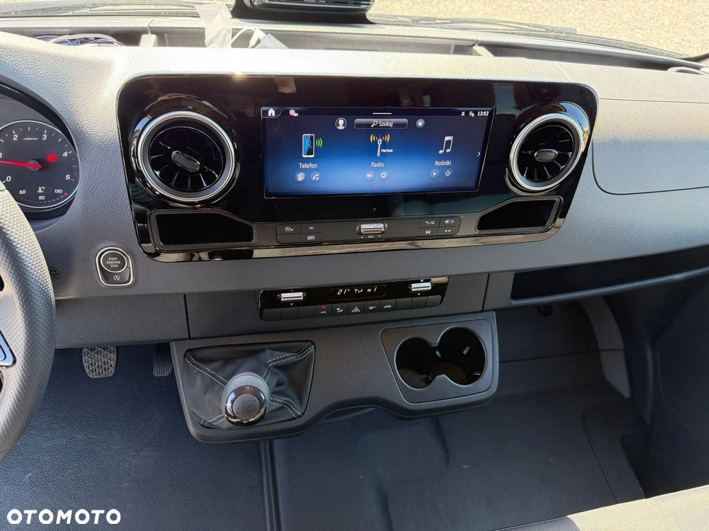 Mercedes-Benz Sprinter 317 - 19