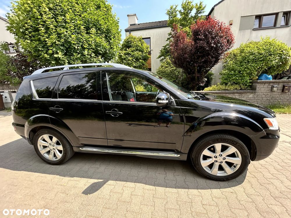 Mitsubishi Outlander 2.0 DID Intense + - 3
