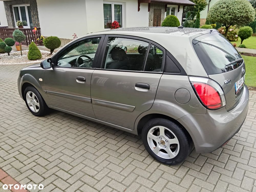 Kia Rio 1.4 EX Top - 17