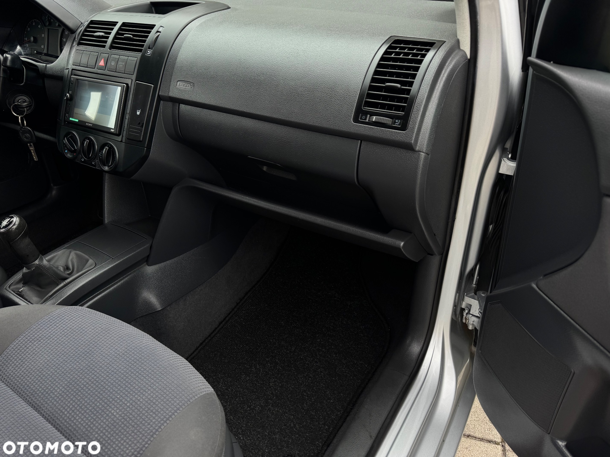 Volkswagen Polo 1.4 16V Comfortline - 17