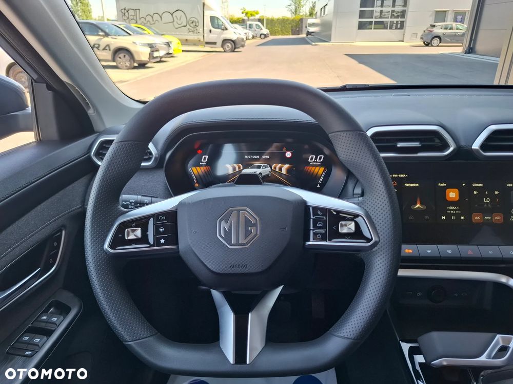 MG ZS Hybrid+ - 15