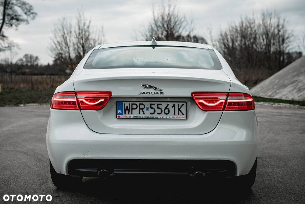 Jaguar XE - 3