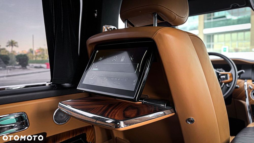 Rolls-Royce Cullinan - 13