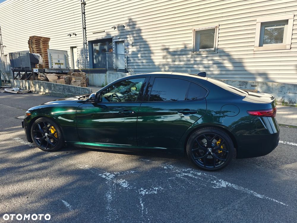 Alfa Romeo Giulia - 4
