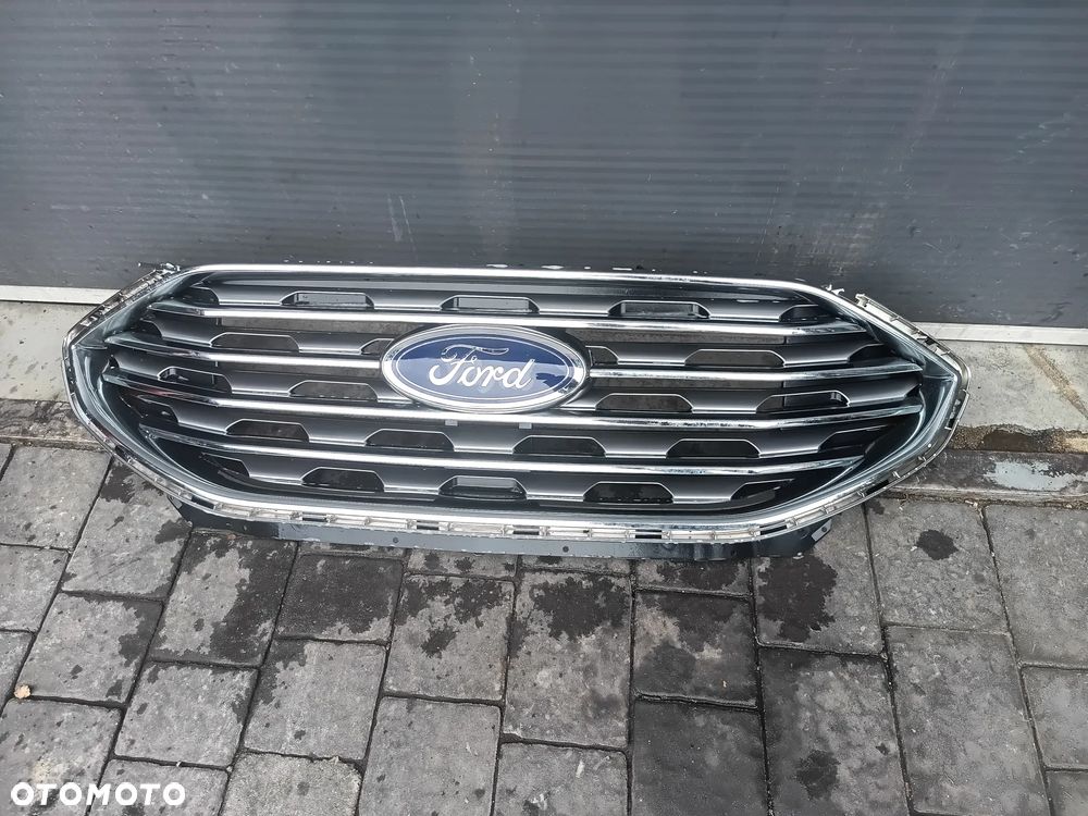 FORD EDGE 2018- ATRAPA GRILL ZDERZAKA PRZÓD KAMERA _ 2425624 _ KT4B-8200-CKSMAS _ KT4Z-8200-CA - 1
