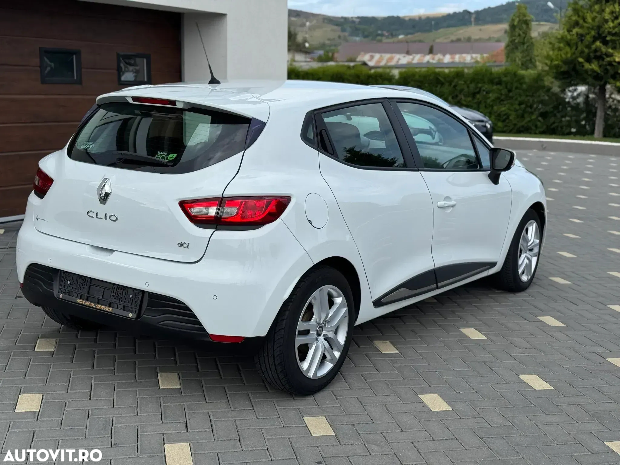 Renault Clio - 11