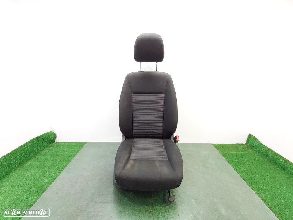 BANCO FRENTE DIREITO MERCEDES-BENZ CLASE - 1