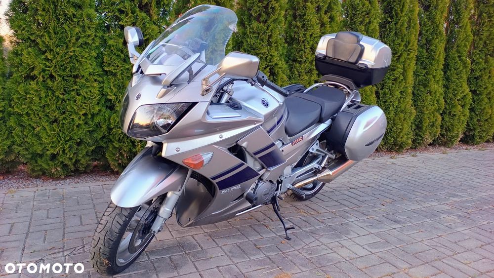 Yamaha FJR - 2