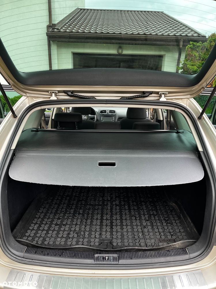 Volkswagen Golf - 22