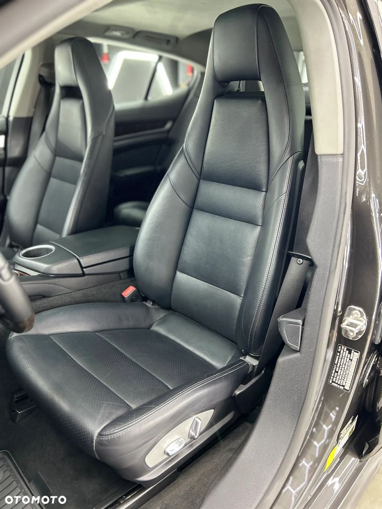 Porsche Panamera 4 PDK - 16