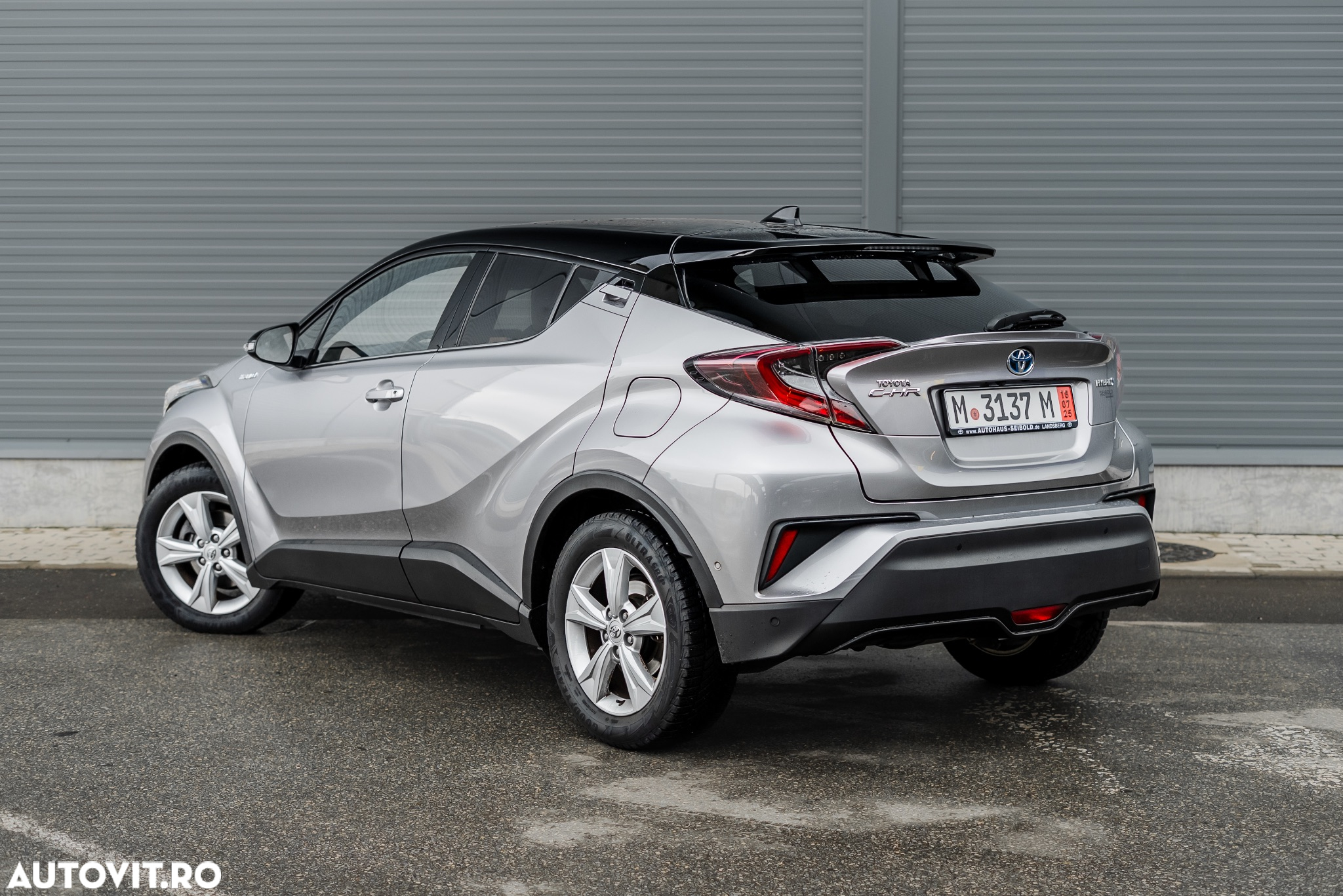 Toyota C-HR Hybrid Lounge - 21