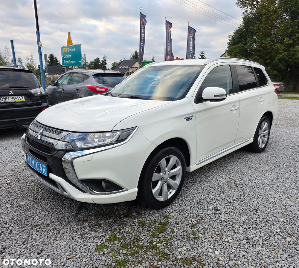 Mitsubishi Outlander 2.4 4WD Plug-In Hybrid Diamant - 1