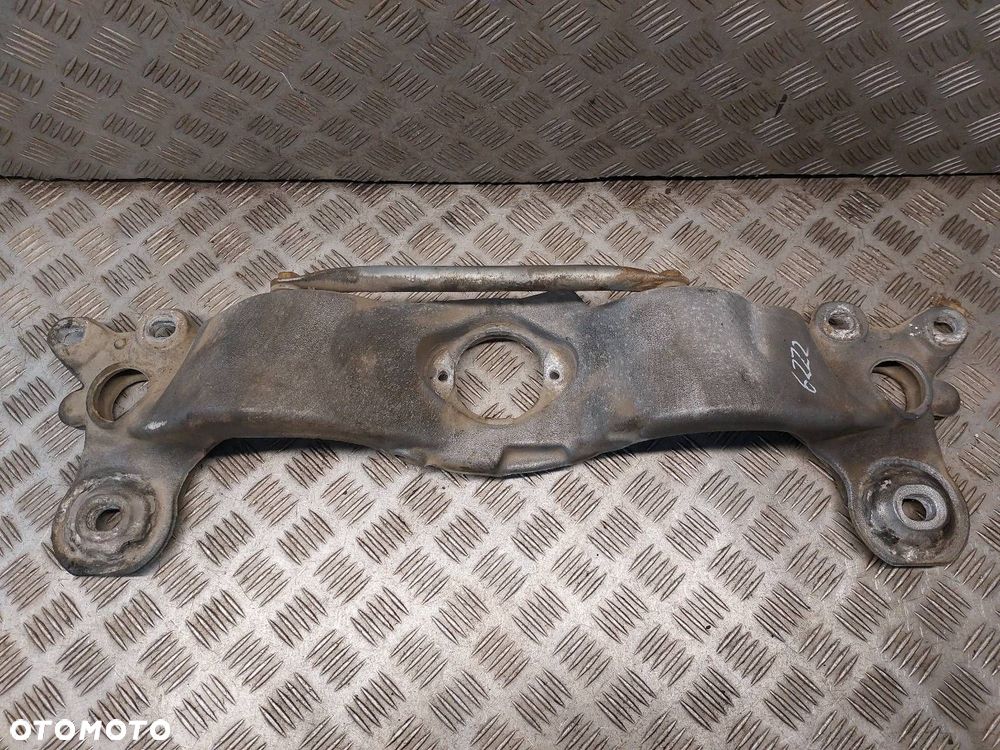 ŁAPA WSPORNIK SKRZYNI BIEGÓW AUTOMAT AUDI A4 B6 1.9 TDI 8E0399263AG - 2