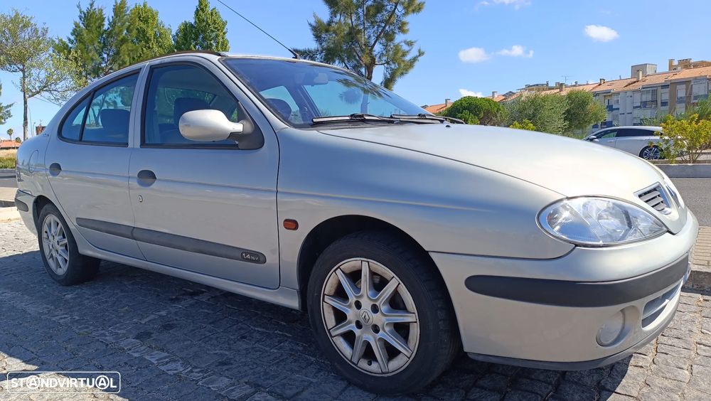 Renault Mégane Classic 1.4 16V RTE AC — fotografia 3