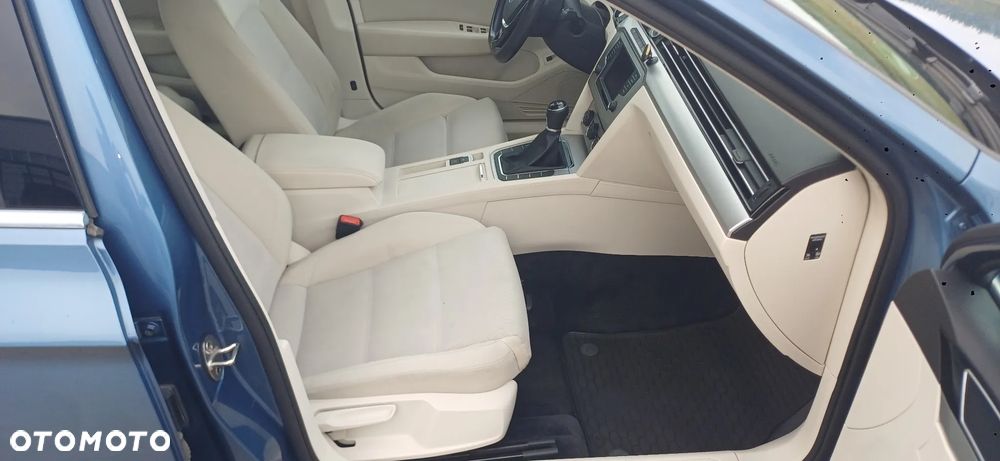Volkswagen Passat - 9