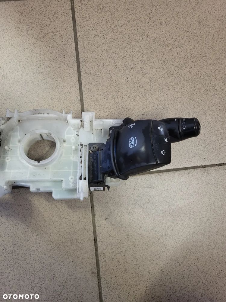 PRZEŁĄCZNIK MANETKI RENAULT LAGUNA MEGANE III 255520012R  681720005R - 3