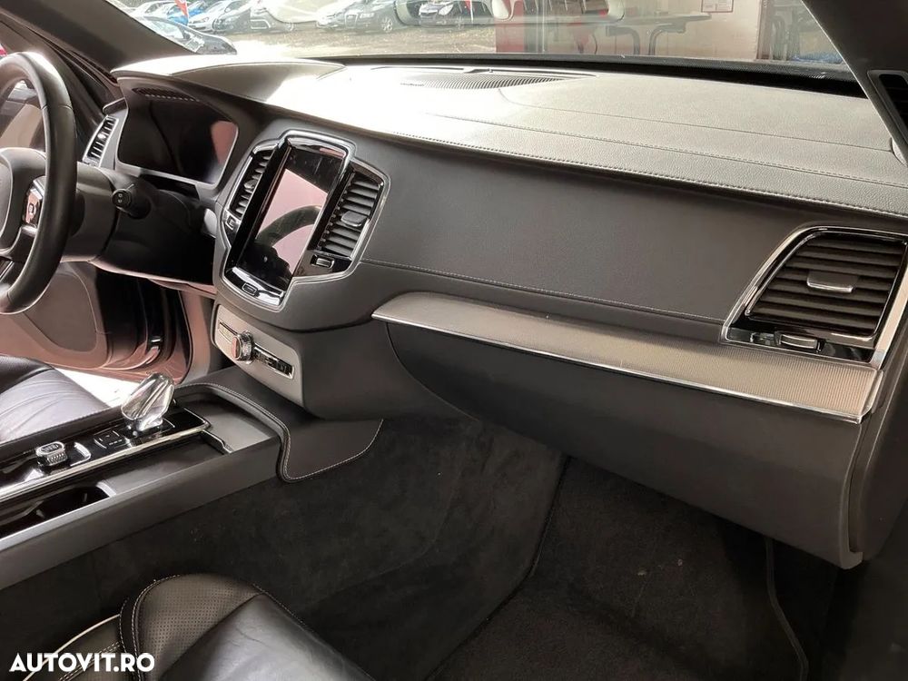 Volvo XC 90 B5 D AWD Plus Dark - 8
