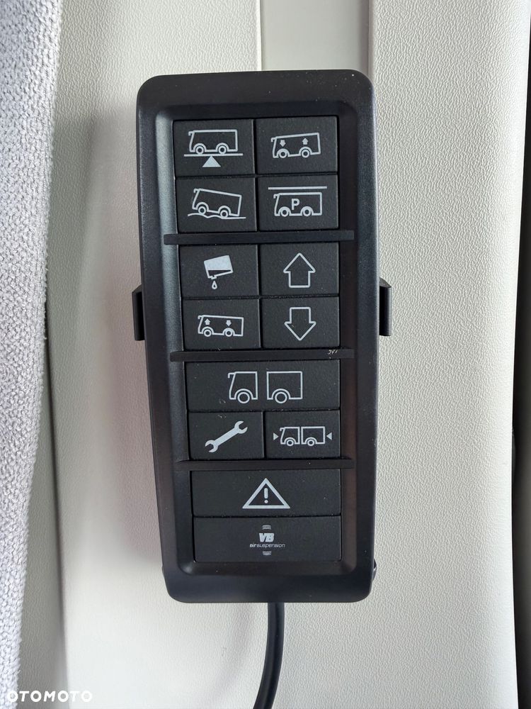 Globe-Traveller Voyager X - 21