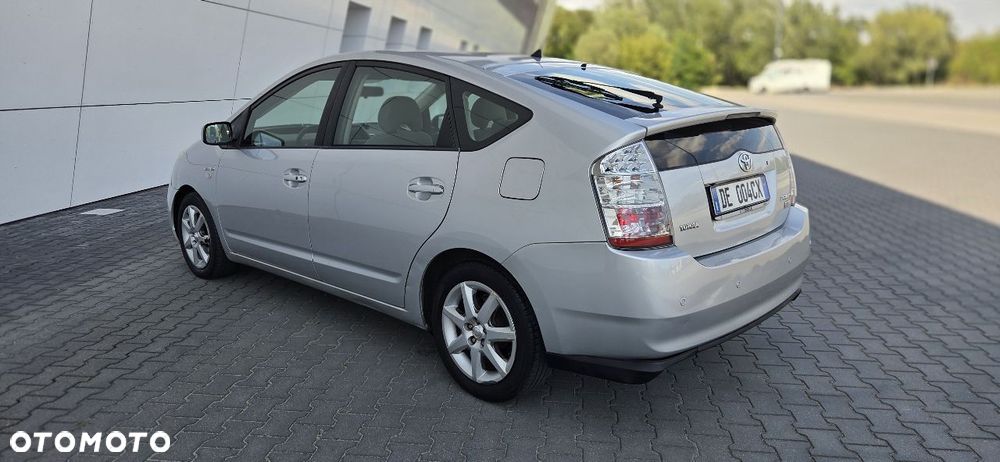 Toyota Prius 1.5 VVT-i Sol - 6
