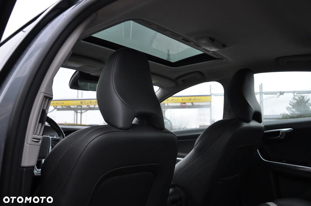 Volvo S60 T5 AWD Summum - 33