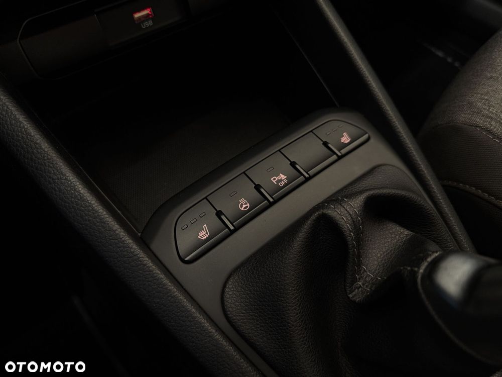 Kia Stonic - 28