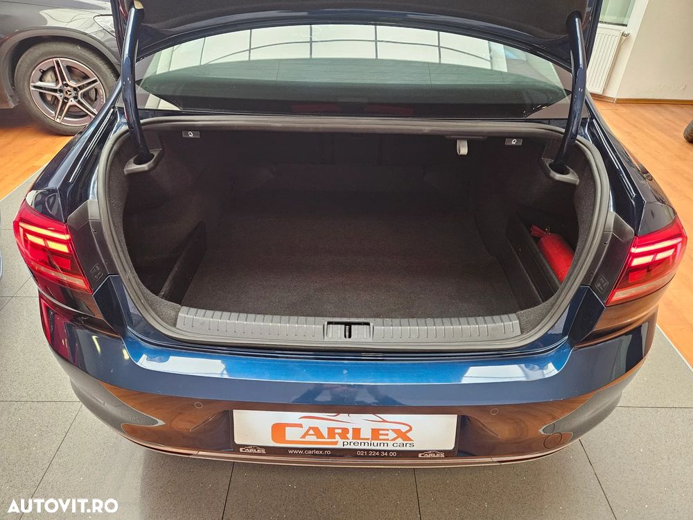 Volkswagen Passat 2.0 TDI DSG Highline - 13