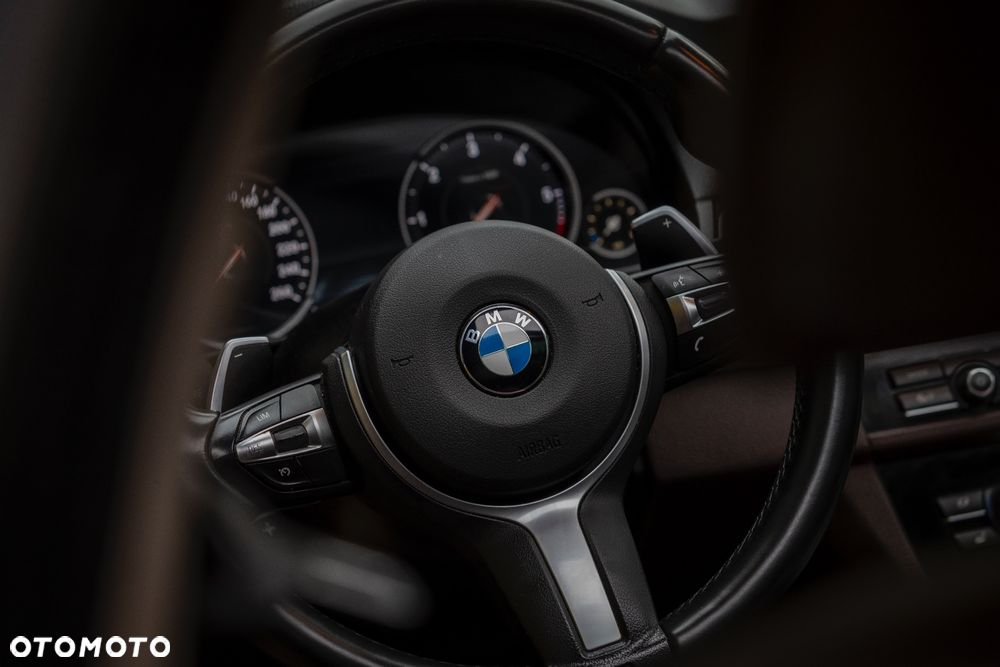 BMW Seria 5 530d xDrive Luxury Line - 11