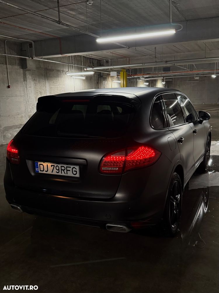 Porsche Cayenne - 4