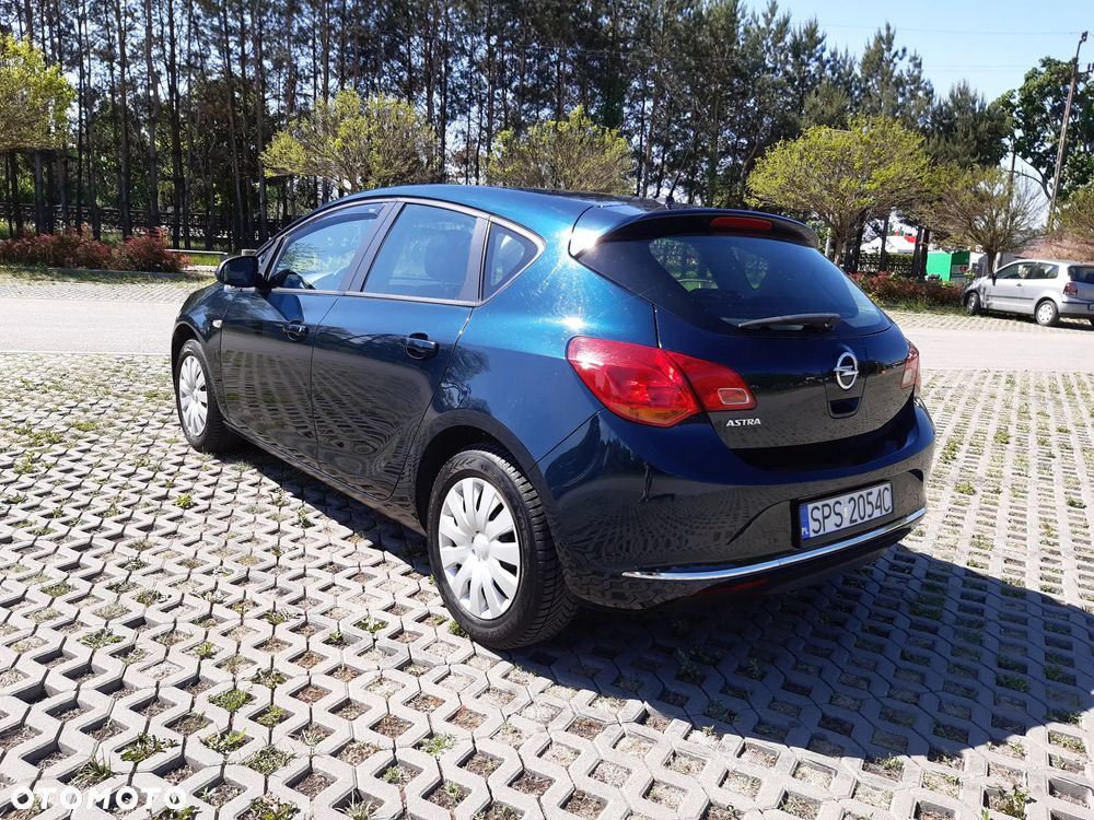 Opel Astra 1.6 Color Edition - 10