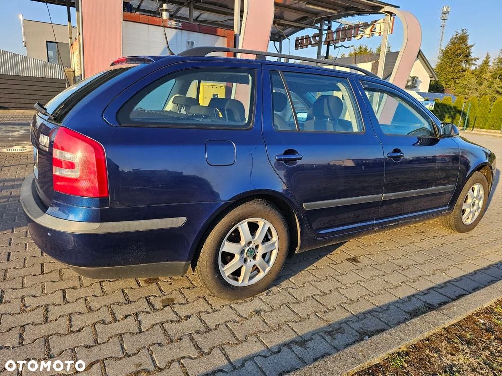 Skoda Octavia 1.6 Combi Ambiente - 5