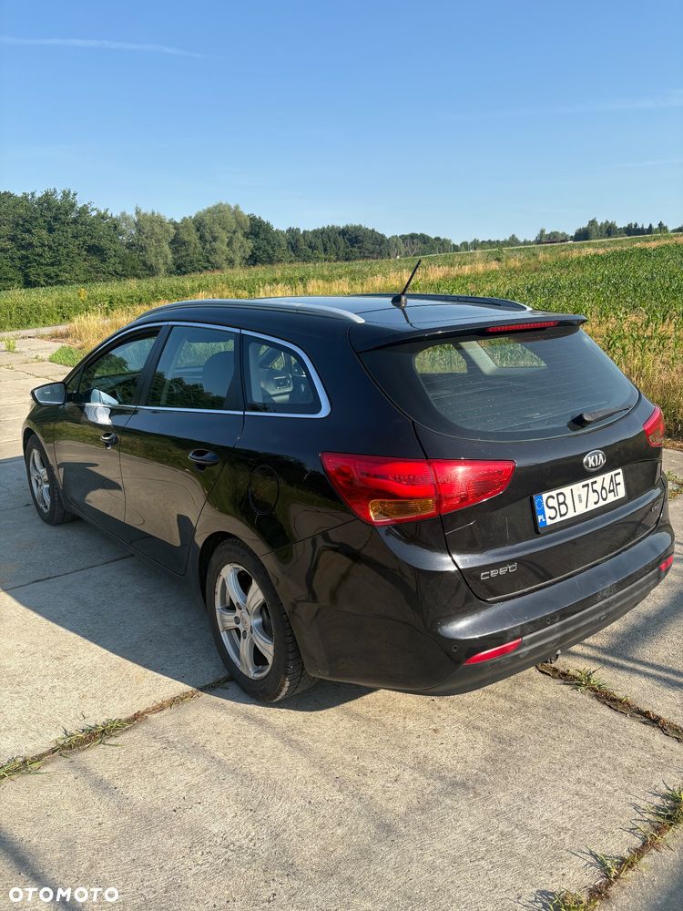 Kia Ceed - 4