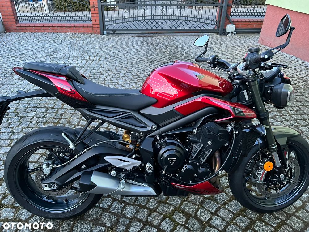 Triumph Street Triple - 23