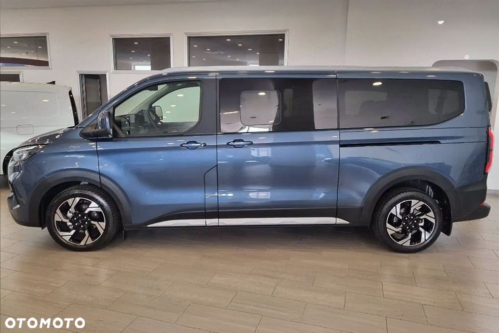 Ford Tourneo Custom - 4