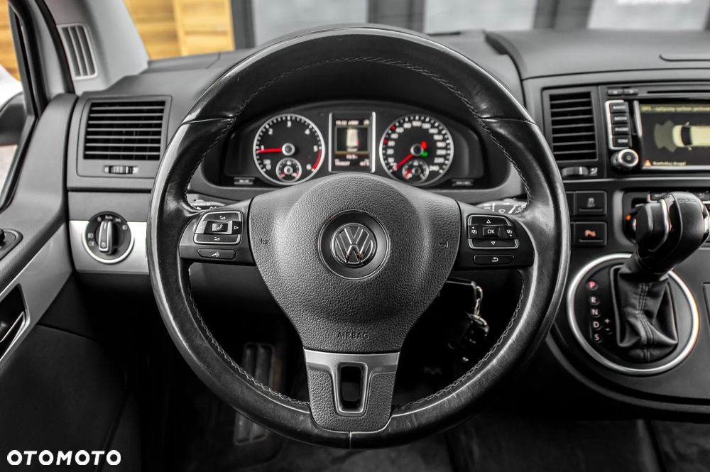 Volkswagen Multivan - 23