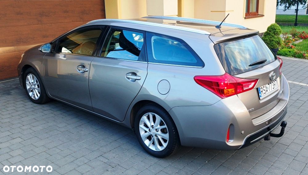 Toyota Auris 2.0 D-4D Life Plus - 26