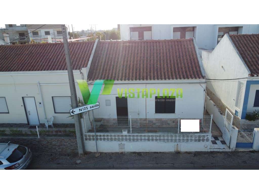 Moradia M2+1 na Figueira, Portimão, Grande Potencial para investimento - Grande imagem: 2/29