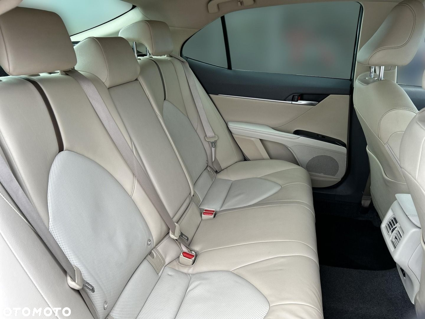 Toyota Camry 2.5 Hybrid Executive CVT - 24