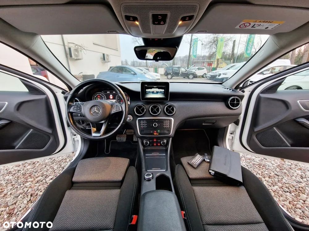 Mercedes-Benz GLA - 10