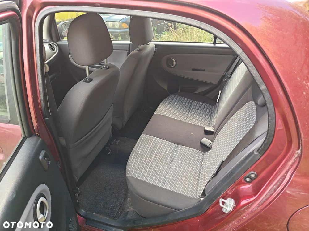 Daihatsu Trevis 1.0 Limited - 22